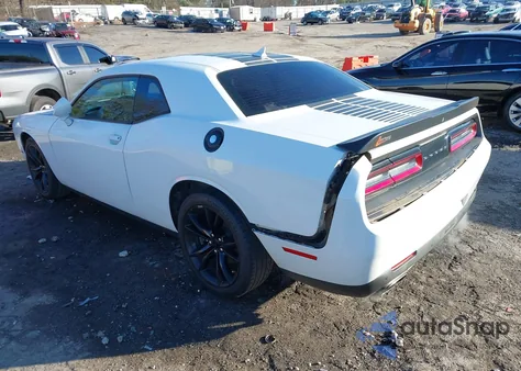 2016 Dodge Challenger Sxt Plus z USA, uszkodzony, nr VIN 2C3CDZAG0GH337909